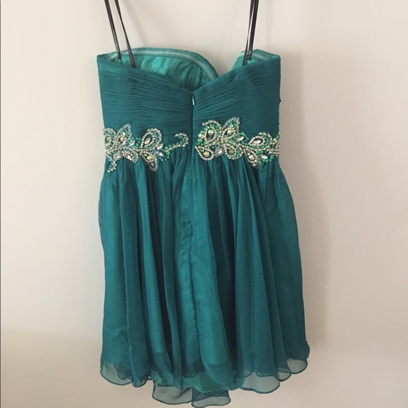 Alyce Short Prom dress - Picture 2 of 4